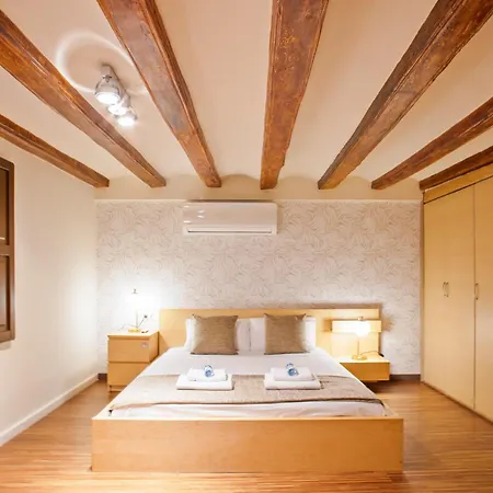 Alcam Boqueria Apartman *